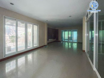 *****บ้านเดี่ยวมือสอง โซนนนทบุรี ม.คาซ่าแกรนด์ ชัยพฤกษ์-แจ้งวัฒนะ เนื้อที่กว้างขวางกว่า 77.40 ตร.ว. ฟังก์ชันครบครัน 3 ห้องนอน 2 ห้องน้ำ 2 ที่จอดรถ บ้านคุณภาพจากแบรนด์ Q.House พร้อมพื้นที่ใช้สอยมากกว่า 245 ตร.ม. ตอบโจทย์ทุกการเดินทางให้ง่ายดายยิ่งขึ้น บนทำเลใกล้รถไฟฟ้าสายอนาคตสายสีชมพู และจุดขึ้นทางด่วน "แจ้งวัฒนะ" จองด่วน!